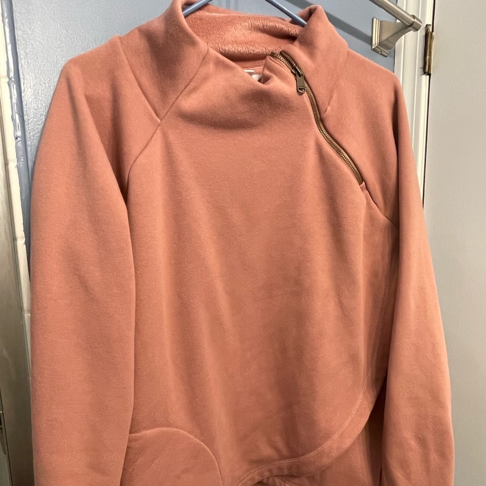 Athleta Cozy Karma pullover, size L